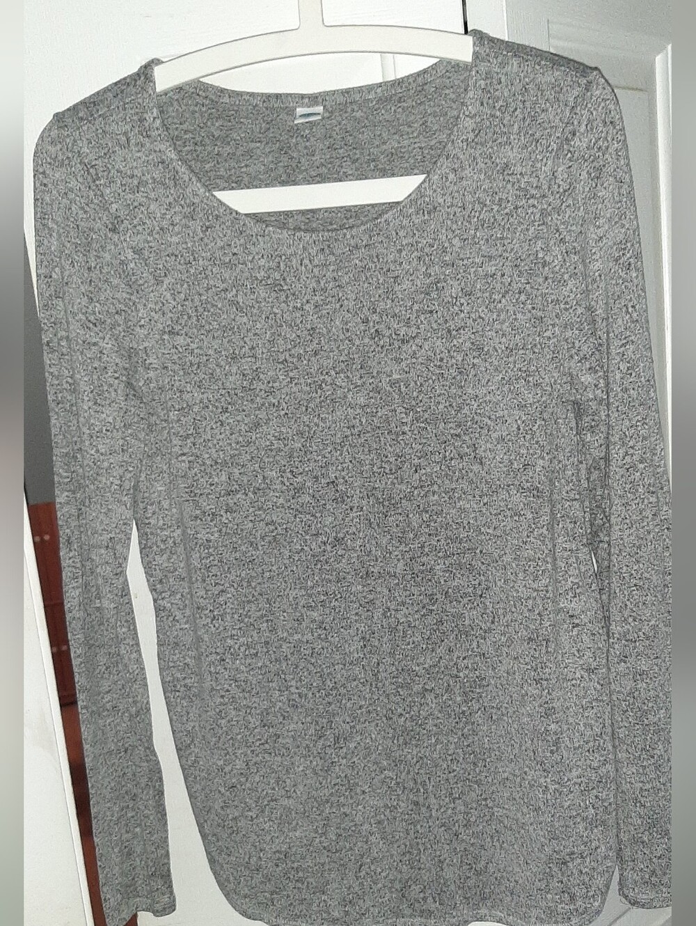 Old Navy Long Sleeve Gray Crewneck Top Size Medium
